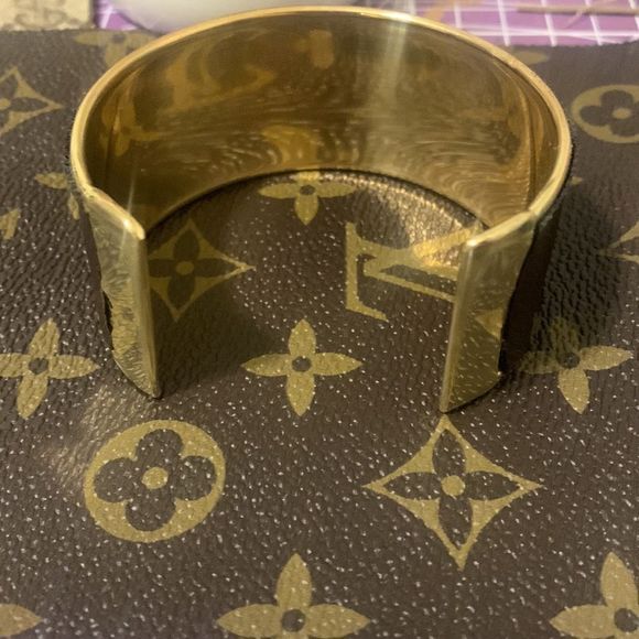 Cuff bracelet - Picture 6 of 6